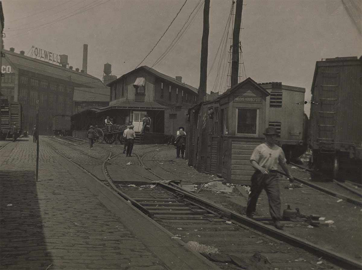 Railroad yards in the Strip District, c1900-c1920. Courtesy of the Detre Library & Archives at the Heinz History Center.